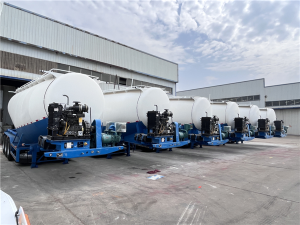 粉粒物料運輸半掛車